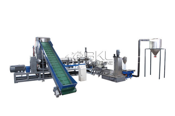 la bottiglia dell'animale domestico di 1000kg H si sfalda facendo la lavatrice dei fiocchi dell'animale domestico della macchina 110KW